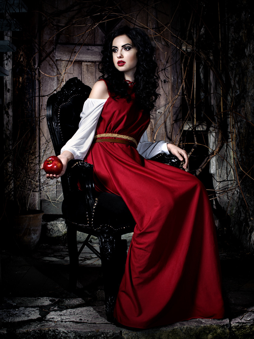 Snow White cosplay
