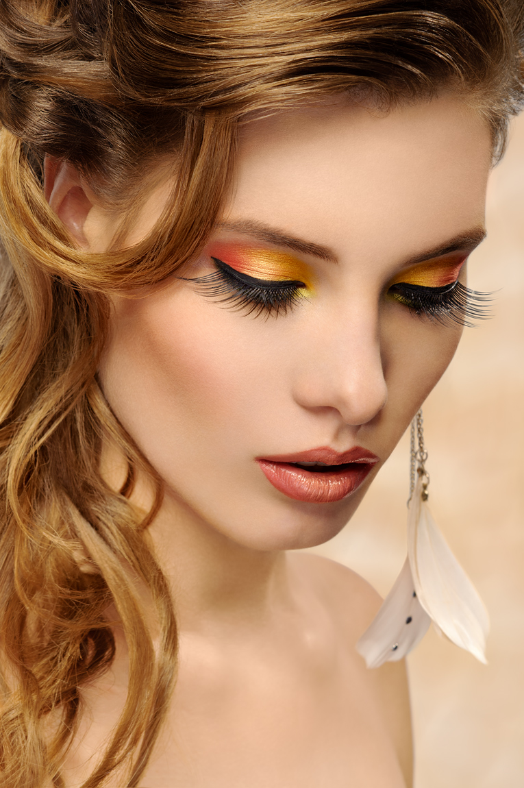 Twins - Fall/Make Up Trendy Magazine